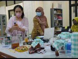 Guru PKBM Anugrah Bangsa Ikuti Pelatihan Pembuatan Minuman Kesehatan