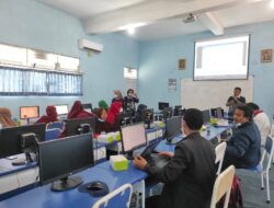 Siapkan Pembelajaran Blended Learning, Dosen USM Dampingi Guru SMP IT Bina Amal
