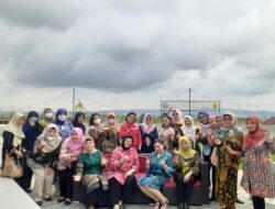 Keceriaan Ibu-Ibu USM di Penghujung Tahun 2021