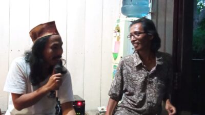 Menulis untuk Menunggu Kematian