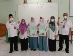 Kepala MAN 1 Kota Semarang Beri Penghargaan Siswa-siswi Berprestasi