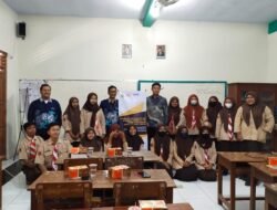 Dosen FTIK USM Beri Pelatihan Materi Desain untuk Siswa SMK NU 01 Kendal