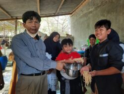 Dosen USM Gelar Pelatihan Pembuatan Mi Mocaf Bunga Telang di Sekolah Alam Nufo Rembang