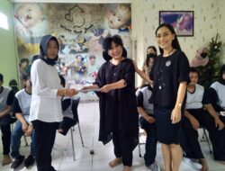 Ibu-ibu USM Kunjungi Wisma Kasih Bunda