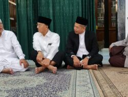 Rektor USM dan Pembina Yayasan Alumni Undip Sowan ke Gus Mus