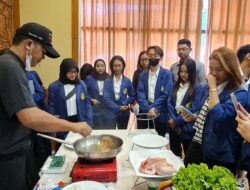 Program Studi Pariwisata USM Gelar Table Manner