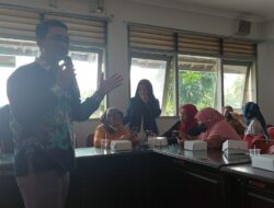 Dosen FTIK USM Berika Peningkatan Keterampilan Desain Kemasan Produk UMKM
