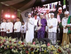 Ribuan Zahir Mania dari Sejumlah Daerah Penuhi Kampus USM Semarang