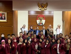 Mahasiswa S2 Hukum USM KKL ke KPK