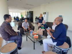 Tim Penyiapan Bahan Ajar Multimedia Universitas Terbuka Kunjungi USM TV