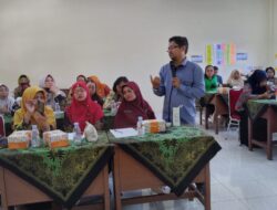 Dosen FTIK USM Berikan Pelatihan Parental apps bagi guru SMP 21 Kota Surakarta