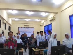 Dosen FTIK USM Berikan Pelatihan Cap Cut Siswa SMA Kesatrian 1 Kota Semarang