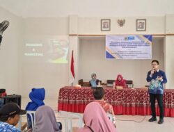 Dosen FE USM Berikan Pelatihan Penetapan Strategi Product Branding Bagi Kelompok UMKM Kelurahan Muktiharjo Kidul Semarang