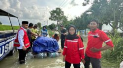 Rektor USM Turun Langsung Tinjau Mahasiswa Bantu Banjir Demak