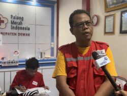 Banjir Semakin Meluas, PMI Kab Demak Buka Dapur Umum