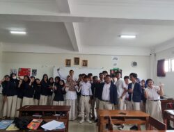 Pelatihan Penggunaan Augmented Reality Dalam Pembelajarandi SMA Laboratorium UPGRIS Semarang