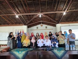 Dosen FTIK USM Berikan Pelatihan Penggunaan Aplikasi Buku Warung