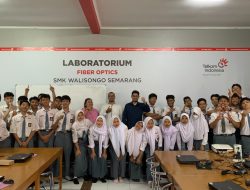 Dosen Prodi Ilmu Komunikasi USM Berikan Pelatihan Pembuatan Konten Pada Siswa SMK Walisongo Semarang