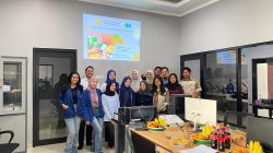 Tim FE USM – CV Phi Mora Enjiniring Lakukan Pencegahan Masalah Keuanggan Bagi Gen Z