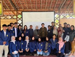 Mahasiswa Prodi Pariwisata USM Berikan Pelatihan Public Speaking Dunia Pariwisata Desa Wisata Lerep