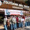 Politenik Bina Trada Berikan Beasiswa Pada Peraih Juara Lomba Paduan Suara
